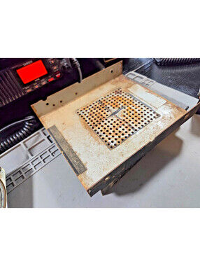 TOP/BOTTOM COVERS (RUSTY BUT SERVICABLE) REGENCY CR-186 MOBILE CB RADIO